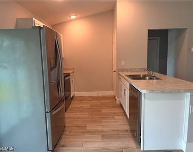 3214 Ne 14th Place - Photo Thumbnail 17
