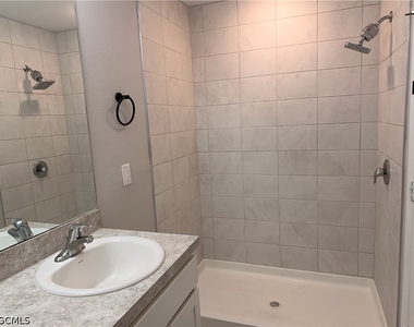 3214 Ne 14th Place - Photo Thumbnail 13