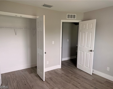 3214 Ne 14th Place - Photo Thumbnail 19