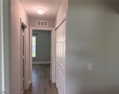 3214 Ne 14th Place - Photo Thumbnail 22