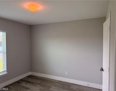3214 Ne 14th Place - Photo Thumbnail 18