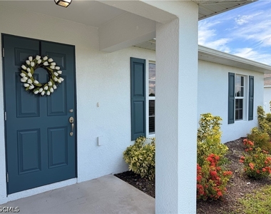 3214 Ne 14th Place - Photo Thumbnail 2