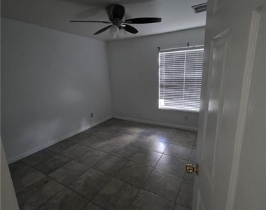 409 Hull Avenue S - Photo Thumbnail 3