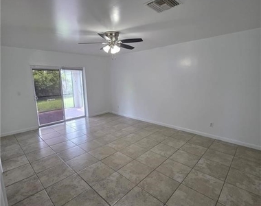 409 Hull Avenue S - Photo Thumbnail 4