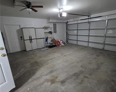 409 Hull Avenue S - Photo Thumbnail 2