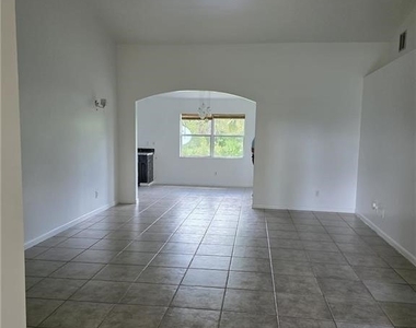 409 Hull Avenue S - Photo Thumbnail 7