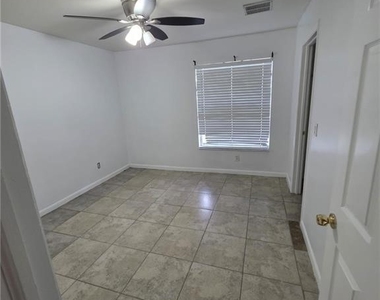 409 Hull Avenue S - Photo Thumbnail 12