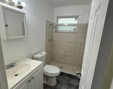 3033 2nd Street - Photo Thumbnail 3