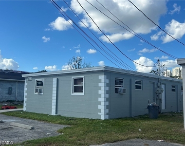 3033 2nd Street - Photo Thumbnail 12