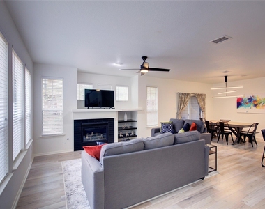 76 Scarlet Woods Court - Photo Thumbnail 5