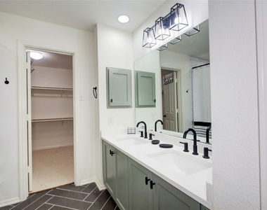 76 Scarlet Woods Court - Photo Thumbnail 21