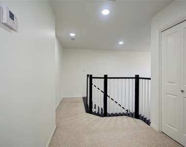76 Scarlet Woods Court - Photo Thumbnail 15