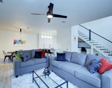 76 Scarlet Woods Court - Photo Thumbnail 4