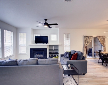 76 Scarlet Woods Court - Photo Thumbnail 6