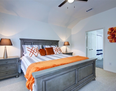 76 Scarlet Woods Court - Photo Thumbnail 17