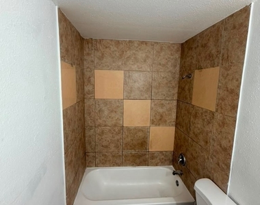 2148 Dora Street - Photo Thumbnail 10