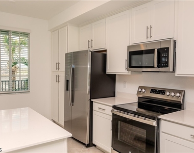 15375 Green Acres Avenue - Photo Thumbnail 4