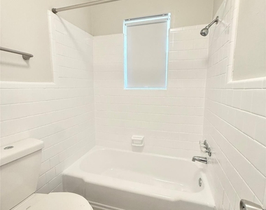 500 Willow Drive - Photo Thumbnail 16