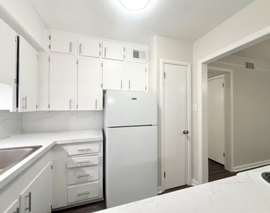 500 Willow Drive - Photo Thumbnail 9