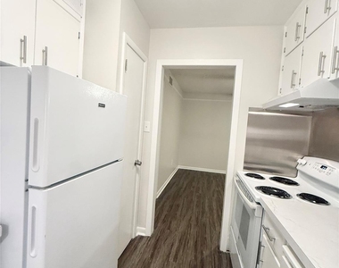 500 Willow Drive - Photo Thumbnail 8