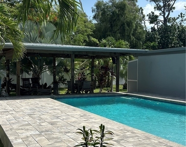 1343 Woodmere Lane - Photo Thumbnail 9