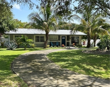 1343 Woodmere Lane - Photo Thumbnail 1