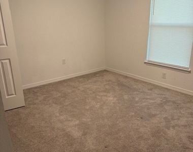 3113 74th Street W - Photo Thumbnail 9