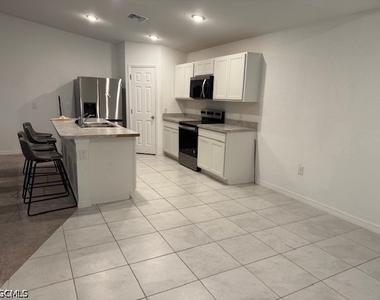 3113 74th Street W - Photo Thumbnail 18