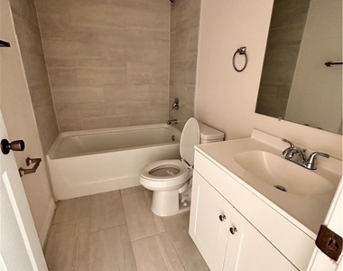 832 Gleason Parkway - Photo Thumbnail 5