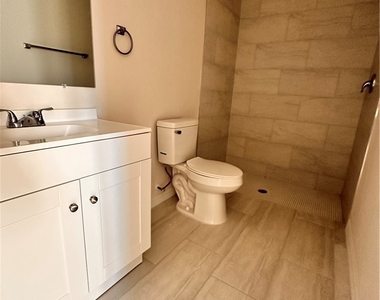 832 Gleason Parkway - Photo Thumbnail 14