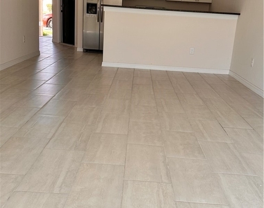 832 Gleason Parkway - Photo Thumbnail 9