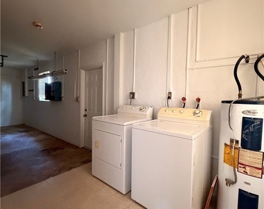 18433 Iris Road - Photo Thumbnail 4