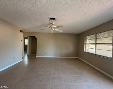 18433 Iris Road - Photo Thumbnail 2