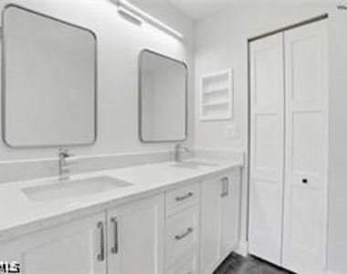 1085 Forest Lakes Drive - Photo Thumbnail 12