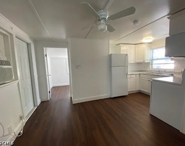 717 Burdick Avenue - Photo Thumbnail 13