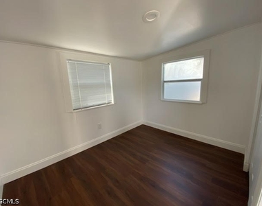 717 Burdick Avenue - Photo Thumbnail 18