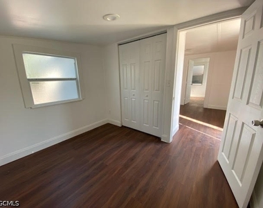 717 Burdick Avenue - Photo Thumbnail 19