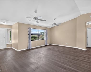 718 Sw 35th Terrace - Photo Thumbnail 3