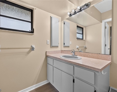 718 Sw 35th Terrace - Photo Thumbnail 16