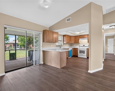 718 Sw 35th Terrace - Photo Thumbnail 6