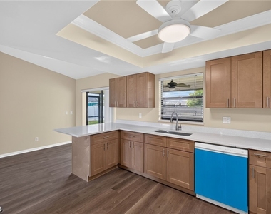 718 Sw 35th Terrace - Photo Thumbnail 9