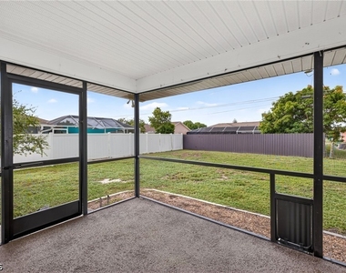 718 Sw 35th Terrace - Photo Thumbnail 20