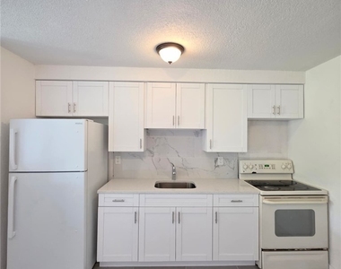 5626 6th Avenue - Photo Thumbnail 3