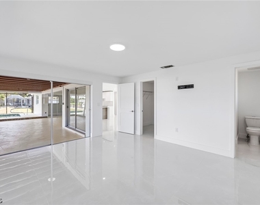 1729 Cascade Way N - Photo Thumbnail 11