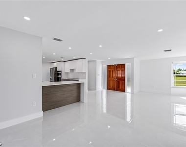 1729 Cascade Way N - Photo Thumbnail 7