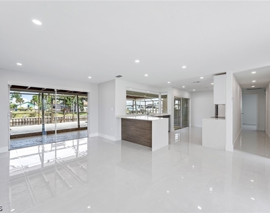 1729 Cascade Way N - Photo Thumbnail 4