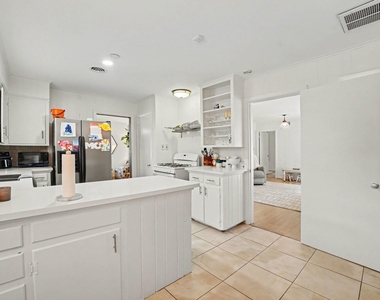 6267 Chevy Chase Drive - Photo Thumbnail 9