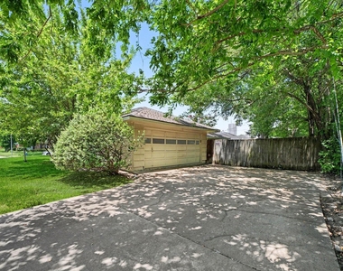 6267 Chevy Chase Drive - Photo Thumbnail 20