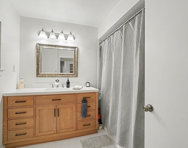 6267 Chevy Chase Drive - Photo Thumbnail 18