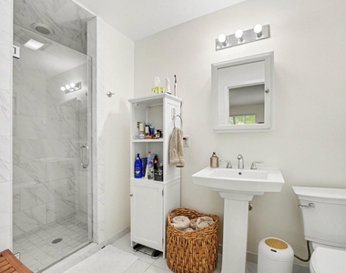 6267 Chevy Chase Drive - Photo Thumbnail 17